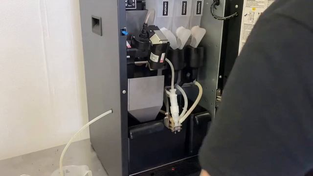 Чистка молочной системы в кофемашине Unicum Nero смотреть онлайн