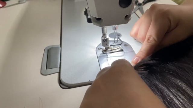 Como tecer cabelo em máquina industrial - passo a passo смотреть онлайн