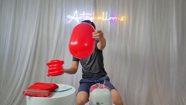 3 Levels Of Among Us Crewmate Made With Balloons смотреть онлайн