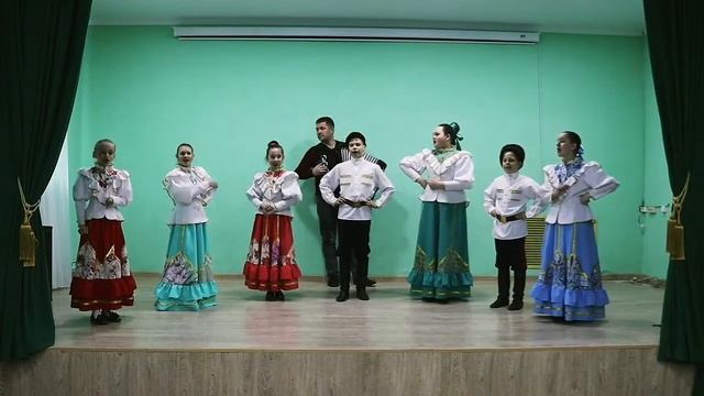 Ансамбль казачьей песни "Вольница - kids" - Рнп "Осенние ночи", "Раз, два - люблю тебя" смотреть онлайн