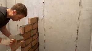 Начало монтаж душевой кабины и поддона из кирпича