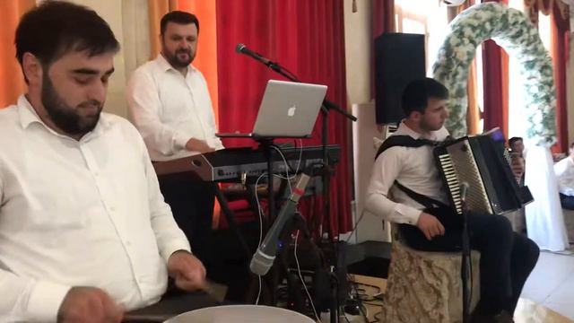 Аварская зажигательная лезгинка смотреть онлайн