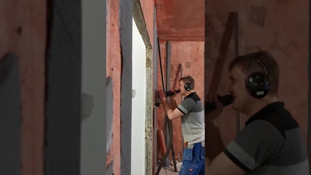 Штробление панельного дома серии ИП-46С. Штроборезом Фиолент Б2-30... смотреть онлайн
