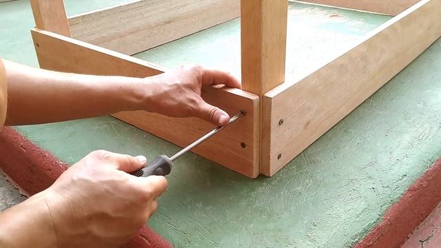 Build a Stunning & Functional Self-Watering Wooden Planter Box (Part 1) смотреть онлайн