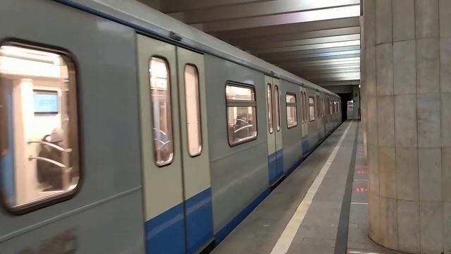 Электропоезд 81-760/761 "Ока" станция Нагатинская (Московский метрополитен) 22.01.2022 смотреть онлайн