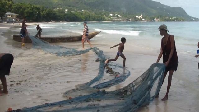 Сейшельские острова пляж BEAU VALLON. Бо Валон на острове Маэ (Mahe).