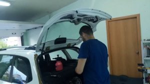 Тонировка багажной двери Лада Калина 2 (часть 2)