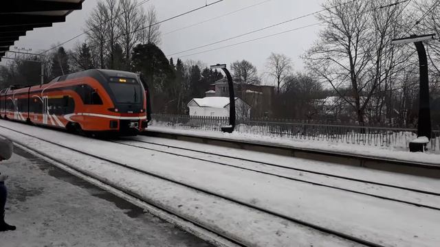 Дизель поезд STADLER смотреть онлайн