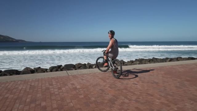 MY NEW BIKE IS THE ABSOLUTE DREAM - FIRST RIDE! смотреть онлайн