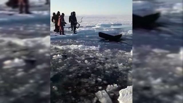 Спасение рыбаков на Сахалине Рыбаков оторвало на льдине в открытом море смотреть онлайн