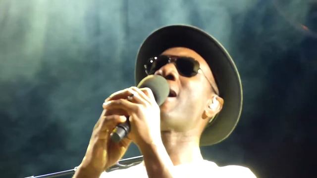 Aloe Blacc - Wake Me Up смотреть онлайн