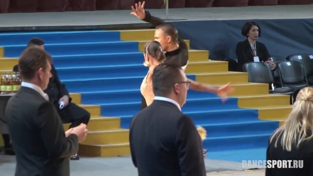 Anton Semenov - Svetlana Sovetchenko, 1/4 Pasodoble смотреть онлайн