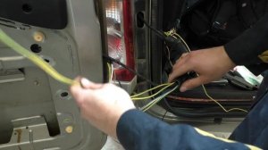Ларгус. Ремонт проводки задней двери
