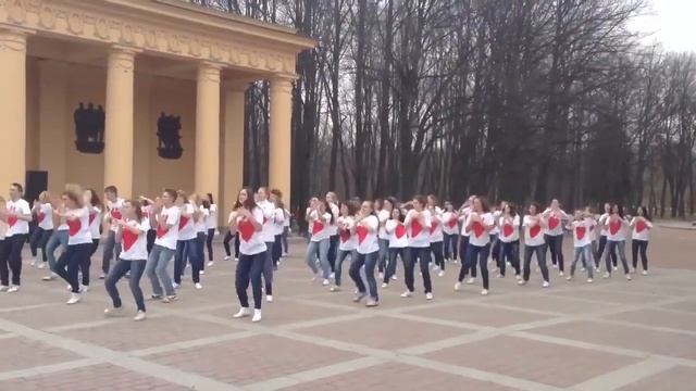 Флешмоб в Санкт - Петербурге под песню "ВЫШЕ". смотреть онлайн