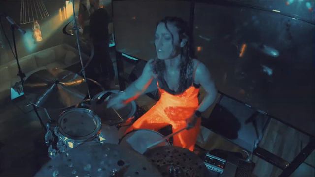 Funk Soul Brothers - drumming by Nelli Bubujanca смотреть онлайн