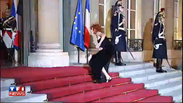 Трехкратное падение Милен Фармер