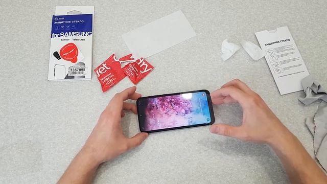 КАК НАКЛЕИТЬ ЗАЩИТНОЕ СТЕКЛО / SAMSUNG GALAXY A20 смотреть онлайн