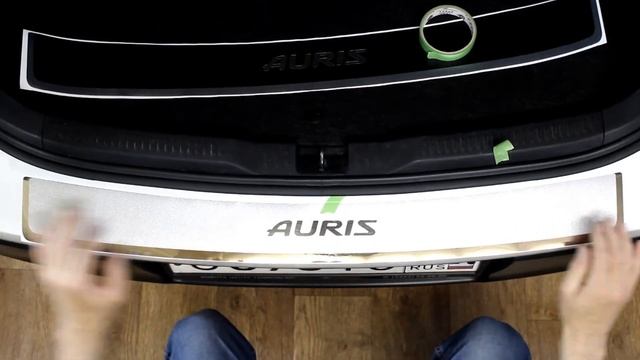 Наклейка на задний бампер Toyota Auris