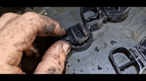 BMW X6 E71 нежданчик при снятии впускного коллектора.