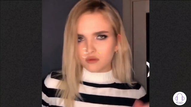 Та самая Agunda! Поёт в живую на радио!!!/И просто красивые девчонки!!!