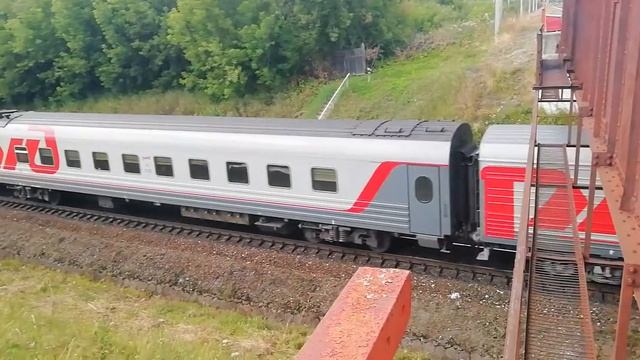 Тэп70-0420 с фирменным поездом №22 Москва-Лабытнанги