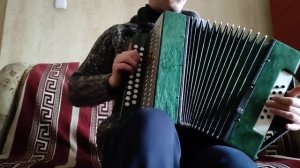 Простая мелодия  на гармони.
