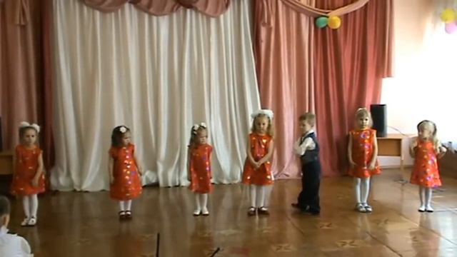Маленькие дети поют.Очень смешно!!!!!!!! Смотреть всем!!! смотреть онлайн