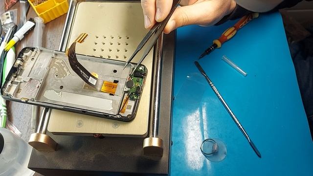 Как заменить дисплей на телефоне TECNO SPARC 8C (TECNO KG5n) смотреть онлайн