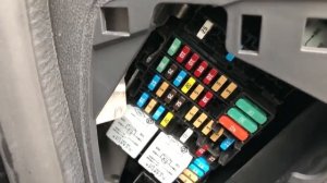 Dacia Duster-Fuse box locations/Sicherung box ort/Scatola fusibili