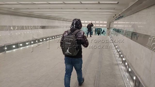 Вход №1 на станцию метро «Комсомольская» со стороны Ленинградского вокзала смотреть онлайн