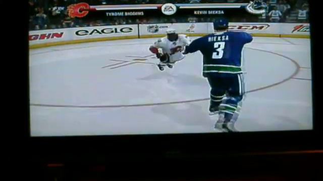 NHL 09 Fight Glitch смотреть онлайн