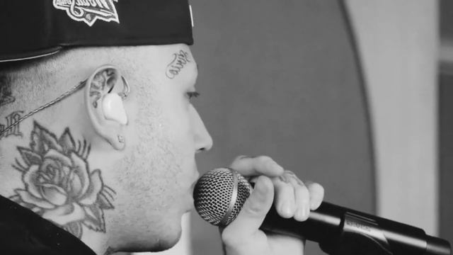 Lazza - 100 MESSAGGI (testo lyrics) смотреть онлайн