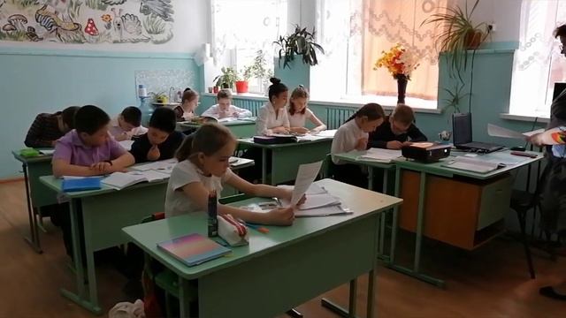 Урок обществознания "Государственные символы России" 5 кл. Гнучева О С 1 смотреть онлайн