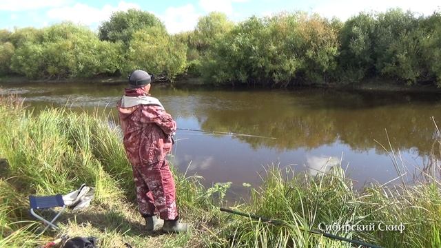 На ловил окуня. Рыбалка с берега на спиннинг и блесну смотреть онлайн