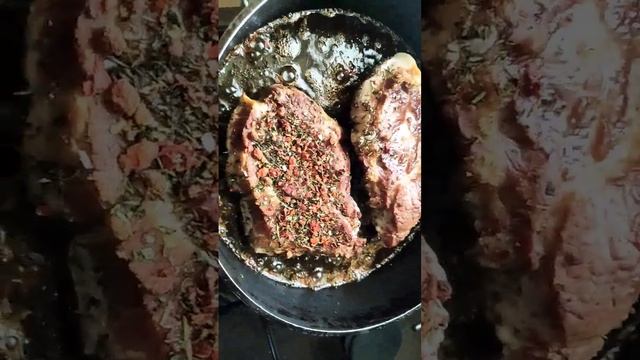 Стейк з ошийка свинини від VOVK ч2 #vovk #смачнаїжа #стейк #свинина #стейкзісвинини #смачно #мясо смотреть онлайн