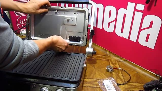 Гриль DeLonghi не включается и выдает ошибку. Замена датчика темперетуры смотреть онлайн