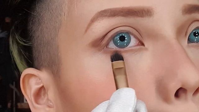 Spidergwen Into the Spiderverse Cosplay Makeup Tutorial | Dinny Grayson смотреть онлайн