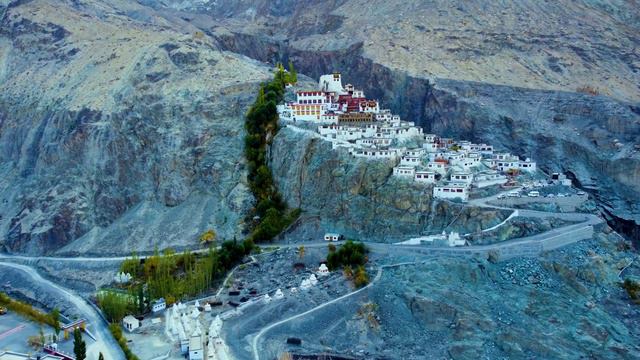 Diskit Gompa | Diskit Monastery | 4K Video | Drone View | Leh Ladakh | Himalayas смотреть онлайн