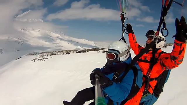 Полёт с Авачинского вулкана на параплане. Март 2018. смотреть онлайн