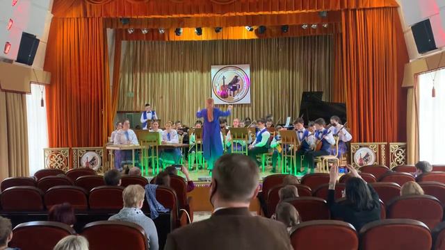 Е.Попов, обр. Л.Малиновского, «Над окошком месяц» смотреть онлайн