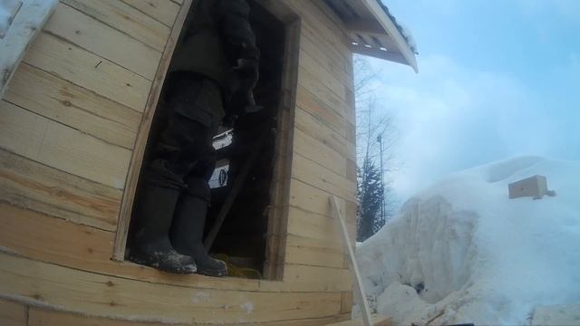 ПЛАВАЮЩАЯ ОКОСЯЧКА ОКОН И ДВЕРЕЙ В ДЕРЕВЯННОМ ДОМЕ смотреть онлайн