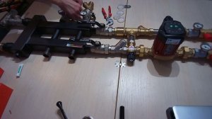 коллекторный узел тёплого пола и радиаторного контура