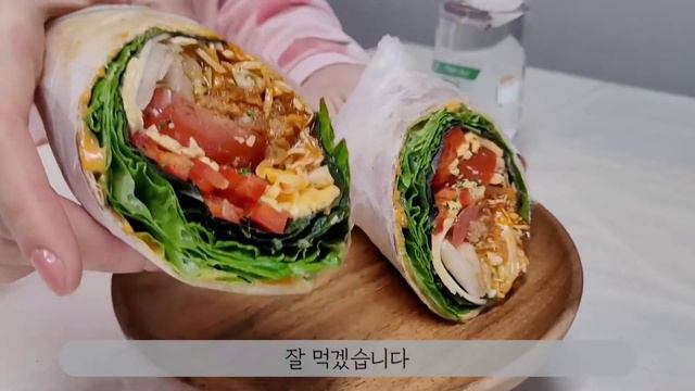 ENG diet vlog 67.8kg - 49kg 급찐급빠 1일1식 다이어트 요리 먹방 일상 브이로그(불고기김밥, 대파라면, 참치두부조림, 치킨또띠아롤, 떡갈비 넣은 꿀호떡햄버거 смотреть онлайн