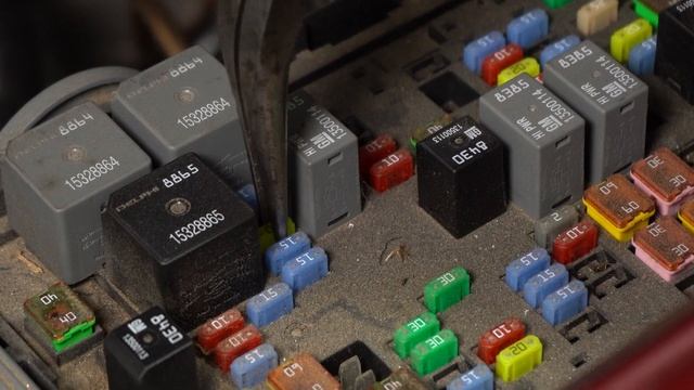 Car or Truck Headlights Won't Turn On Even With New Bulbs? Easily Solve This Problem Yourself смотреть онлайн