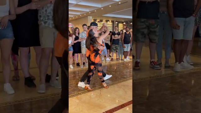 Emigen y Emanuela (regrese - Dj C) Bachata Fusion Demo смотреть онлайн