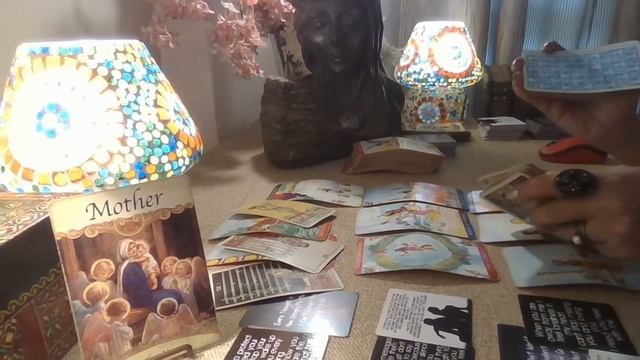 Aries Tarot - SAVING FACE...INCASE ! / Love Byte / June 2022 / смотреть онлайн