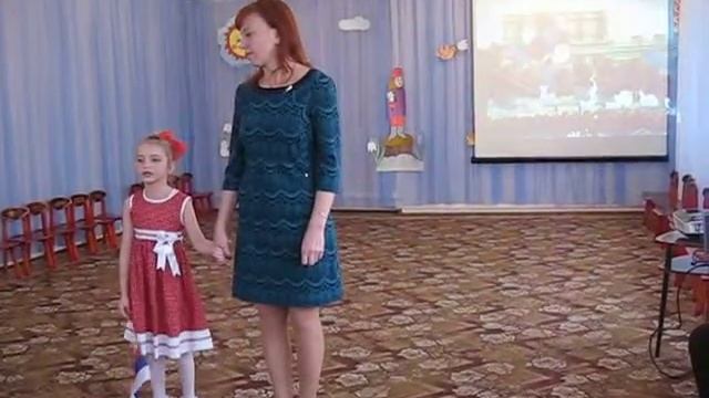Марина Трунова, 6 лет. Песня "Белый, синий, красный..", муз. и слова О. Смирновой смотреть онлайн