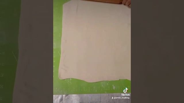 Слойка с сыром и зеленью | рецепт