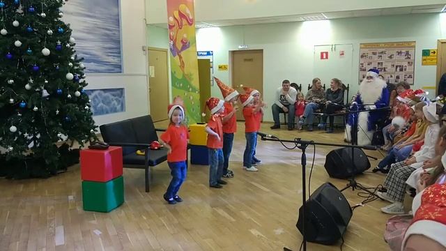 Эй Бабушки и Дедушки, чего дрожать от старости (А. Усачев) смотреть онлайн