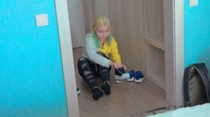 Дети играют в прятки в отеле // Твиксики